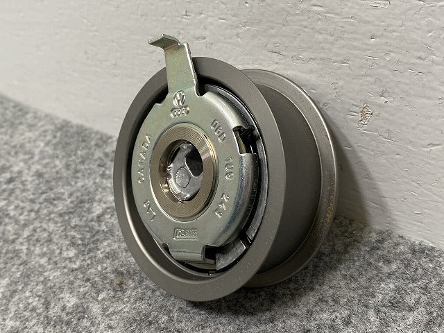 新品!A3/A4 8P系/8E系 純正  タイミング ベルト テンショナー 06D 109 243 06D109243 アウディ(140184)