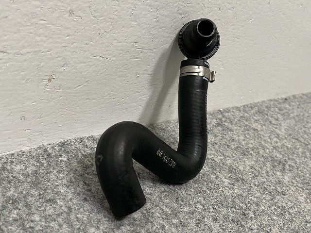 新品!A4 8E系 純正  バキューム パイプ 8E0 611 931 EK 8E0611931EK アウディ(140188)