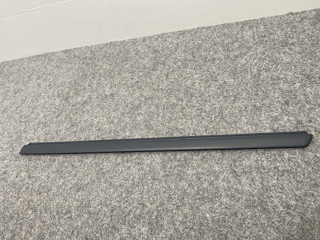 新品!パサート 3B/2001-2005 純正 左 リア ドア モール 3B0 853 753 D 3B0898573GRU 未塗装 フォルクスワーゲン(140238)
