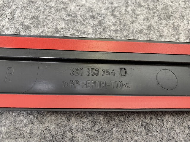 新品!パサート 3B/2001-2005 純正 右 リア ドア モール 3B0 853 754 D 3B0898574GRU 未塗装 フォルクスワーゲン(140241)