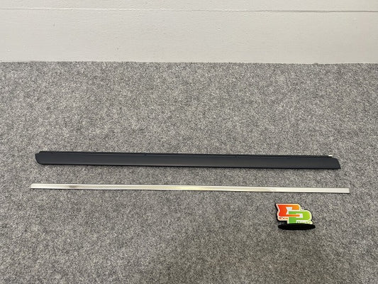 新品!パサート 3B/2001-2005 純正 右 リア ドア モール 3B0 853 754 D 3B0898574GRU 未塗装 フォルクスワーゲン(140242)