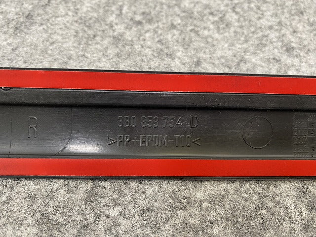 新品!パサート 3B/2001-2005 純正 右 リア ドア モール 3B0 853 754 D 3B0898574GRU 未塗装 フォルクスワーゲン(140242)