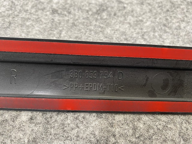 新品!パサート 3B/2001-2005 純正 右 リア ドア モール 3B0 853 754 D 3B0898574GRU 未塗装 フォルクスワーゲン(140243)