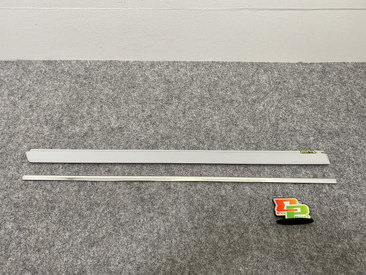 新品!パサート 3B/2001-2005 純正 右 リア ドア モール 3B0 853 754 D 3B0898574GRU サフ フォルクスワーゲン(140244)