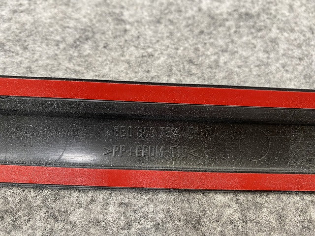 新品!パサート 3B/2001-2005 純正 右 リア ドア モール 3B0 853 754 D 3B0898574GRU サフ フォルクスワーゲン(140244)