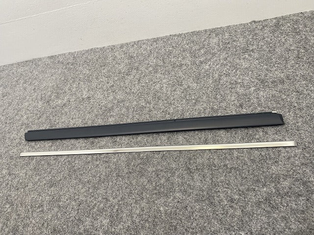 新品!パサート 3B/2001-2005 純正 右 リア ドア モール 3B0 853 754 D 3B0898574GRU 未塗装 フォルクスワーゲン(140245)
