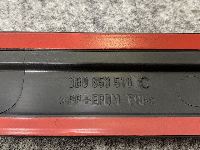 新品!パサート 3B/2001~2005 純正 右 フロント ドアモール 3B0 853 516 C 3B0898572GRU 未塗装 フォルクスワーゲン(140250)