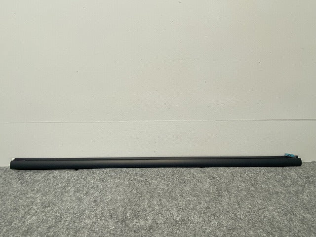 新品!パサート 3B/2001~2005 純正 右 フロント ドアモール 3B0 853 516 C 3B0898572GRU 未塗装 フォルクスワーゲン(140252)