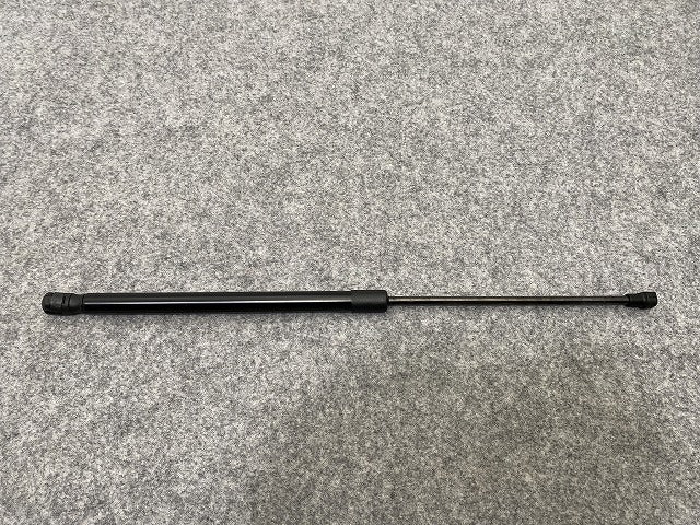 新品!ゴルフ4/GOLF IV 1J系 リア トランク ショック 1J6 827 550 E 1J6827550E フォルクスワーゲン(140278)