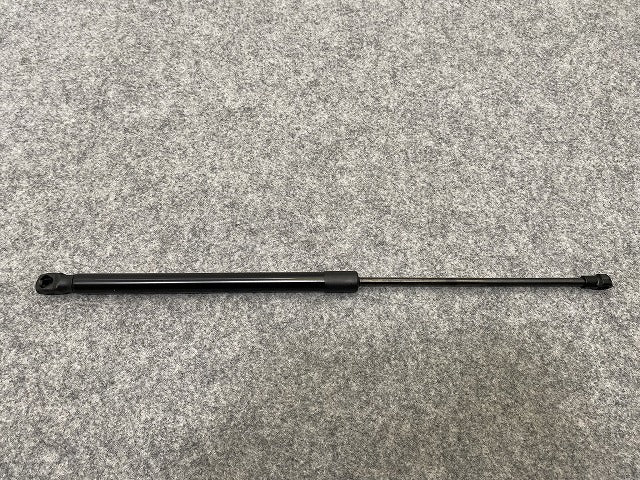新品!ゴルフ4/GOLFⅣ 1J系 リア トランク ショック 1J6 827 550 E 1J6827550E フォルクスワーゲン(140279)