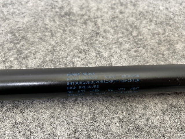 新品!ゴルフ4/GOLFⅣ 1J系 リア トランク ショック 1J6 827 550 E 1J6827550E フォルクスワーゲン(140279)