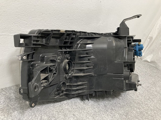 キューブ Z12/NZ12 純正 右 ヘッドライト/ランプ ハロゲン レベライザー 刻印ZA STANLEY P8190 日産(140324)