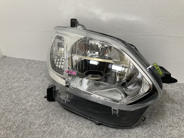 パッソ/ブーン M700A/M710A/M700S/M710S 純正 右 ヘッドライト/ランプ LED レベライザー 刻印XA KOITO 100-69027 トヨタ(140325)