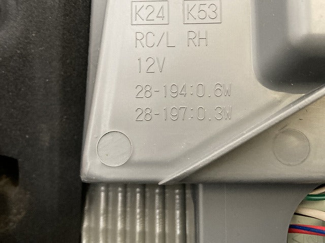 エスティマ 50系/ACR50W/ACR55W/GSR50W/GSR55W 純正 前期 右フィニッシャーランプ/テールランプ/ライト/レンズ LED ICHIKOH 28-194(140340)