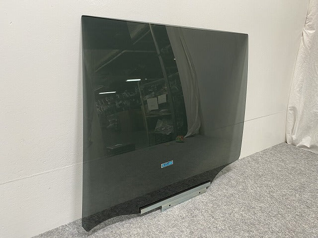 ランドクルーザー/ランクル TRJ250W/GDJ250W 純正 左 リア ガラス 43R-007953 68104-60540 トヨタ(140364)