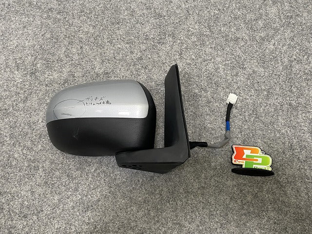 タント/シフォン LA650S/LA660S LA650F/LA660F 純正 右 ドアミラー 5線 049884 ブライトシルバーメタリック S28 ダイハツ(140373)