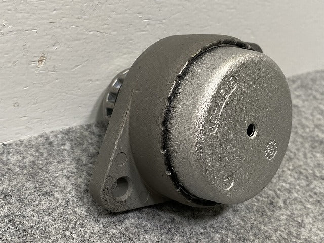 新品!A8(D3) 4E系 純正  エンジン マウント 4E0 199 267 S 4E0199267S アウディ(140381)
