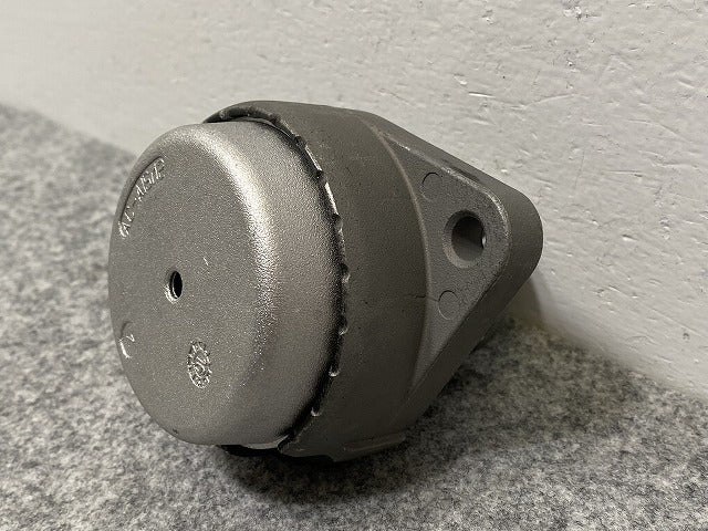 新品!A8(D3) 4E系 純正  エンジン マウント 4E0 199 267 S 4E0199267S アウディ(140381)