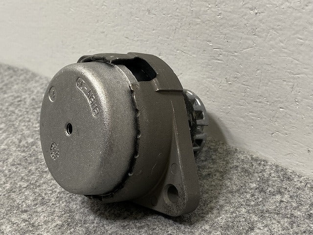 新品!A8(D3) 4E系 純正  エンジン マウント 4E0 199 267 S 4E0199267S アウディ(140383)