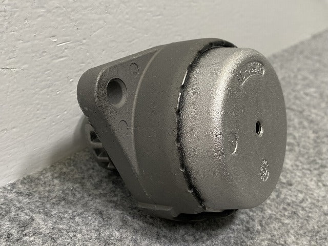 新品!A8(D3) 4E系 純正  エンジン マウント 4E0 199 267 S 4E0199267S アウディ(140384)