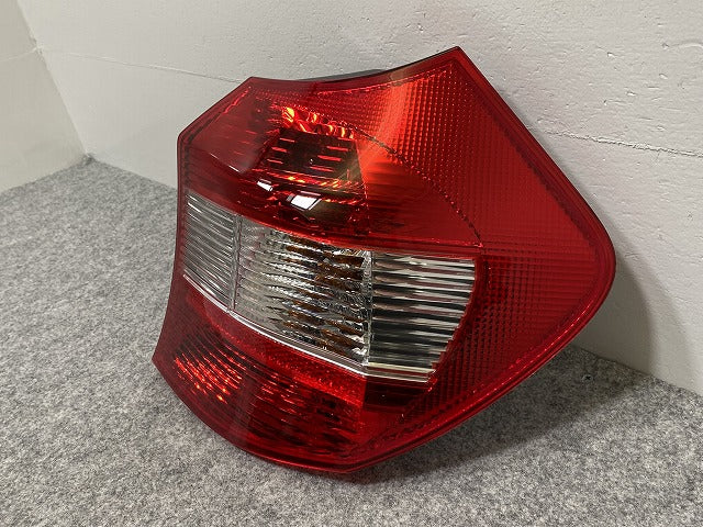 新品!1シリーズ E87/2004-2011 社外 右 テールランプ/ライト/レンズ ハロゲン VALEO 90009540 044403 BMW(140400)