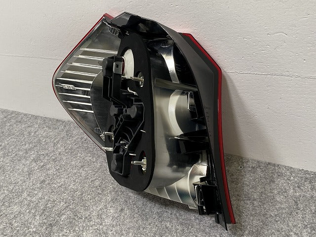 新品!1シリーズ E87/2004-2011 社外 右 テールランプ/ライト/レンズ ハロゲン VALEO 90009540 044403 BMW(140400)