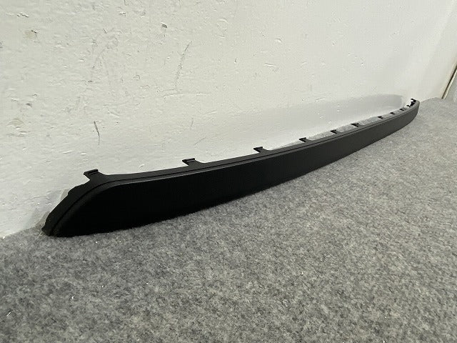 新品!ジェッタ 1K系/2006-2011 純正 リア バンパーモール 1K5 807 423 1K58074239B9 素地 フォルクスワーゲン(140441)