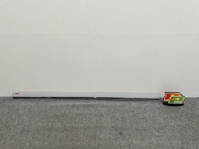 新品!A8/S8 4E系 純正 右 フロント ドア モール 4E0853954DGRU サフ アウディ(140469)