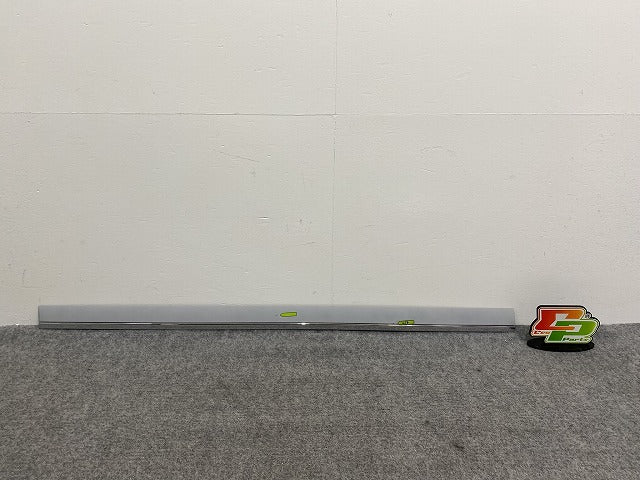 新品!A8/S8 4E系 純正 右 フロント ドア モール 4E0853954DGRU サフ アウディ(140470)