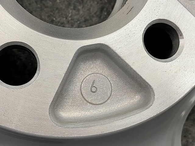 新品!ポロ/POLO 9N系 純正 ホイール 1本のみ 6Jx15H2/ET43/5穴 5H/PCD100/ハブ径14mm 6Q0601025R8Z8 フォルクスワーゲン(140499)