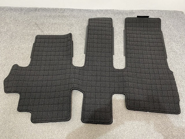 新品!フリード GB5/GB6 純正  フロア カーペット マット ブラック ホンダ(140513)
