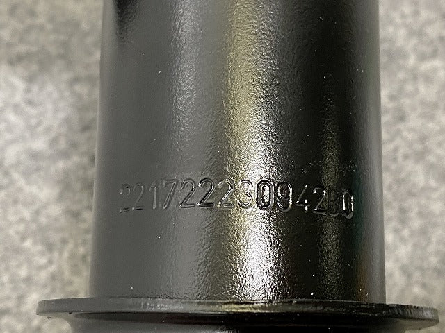 新品!Aクラス W176 右  フロント ショック アブソーバー 221722230942B0 メルセデスベンツ(140530)