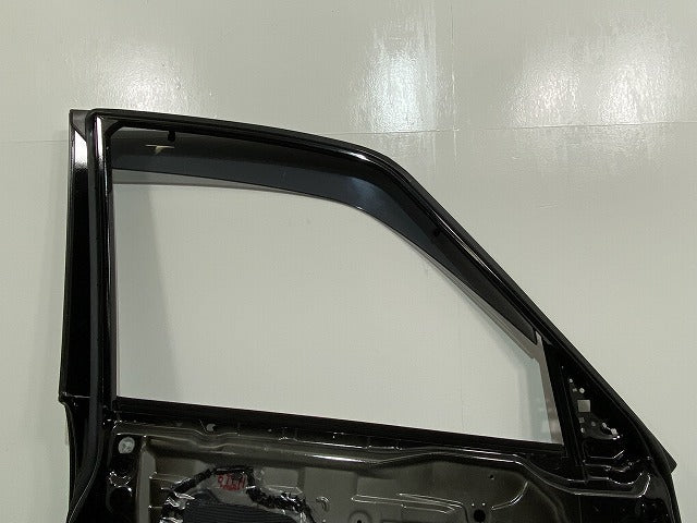 セレナ/ハイウェイスター C27/GFC27/GFNC27 e-POWER/HFC27 純正 左 フロント ドア サイドパネル バイザー付 ブラック G41(140600)