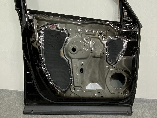 セレナ/ハイウェイスター C27/GFC27/GFNC27 e-POWER/HFC27 純正 左 フロント ドア サイドパネル バイザー付 ブラック G41(140600)