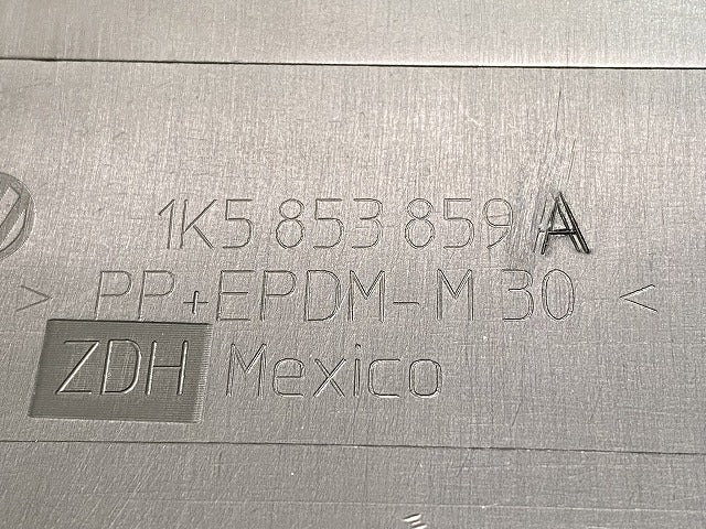新品!ジェッタ 1K系 純正 左 サイドステップ/サイドスカート 1K5 853 859 A 1K5853859A9B9 素地 フォルクスワーゲン(140614)