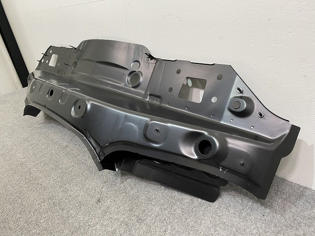 新品!CLAクラス C117 純正 リア リアエンドセンターセクション 117 640 08 00 1176400800 メルセデスベンツ(140634)