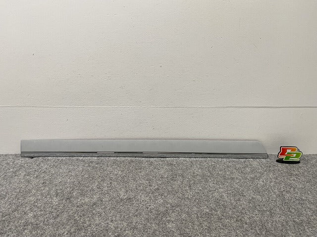 美品!A8/S8 4E系 純正 右 リア ドア モール 4E0853964DGRU 未塗装 アウディ(140651)