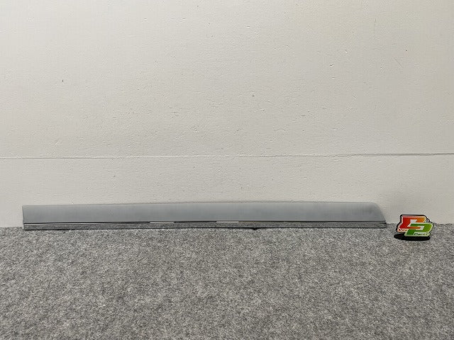 新品!A8/S8 4E系 純正 右 リア ドア モール 4E0853964DGRU 未塗装 アウディ(140653)