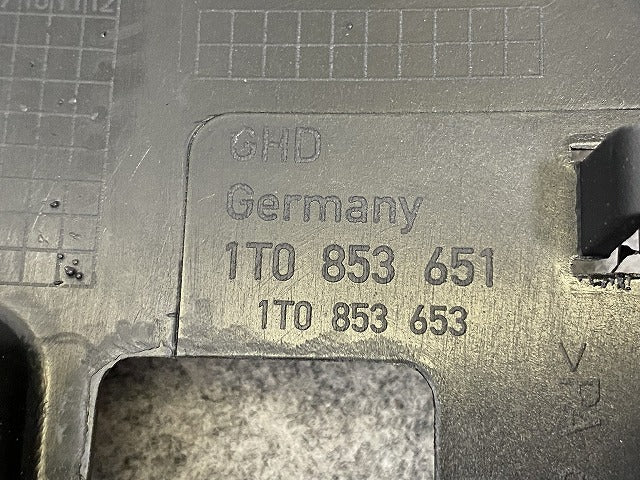 新品!トゥーラン 1T系 純正 フロント グリル/ラジエーターグリル 1T0 853 651/1T0 853 653 1T08536513FZ フォルクスワーゲン(140655)