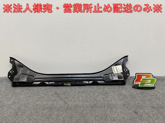新品!Eクラス W211 純正 フロント ラジエーター サポート 2116200916 メルセデスベンツ(140659)