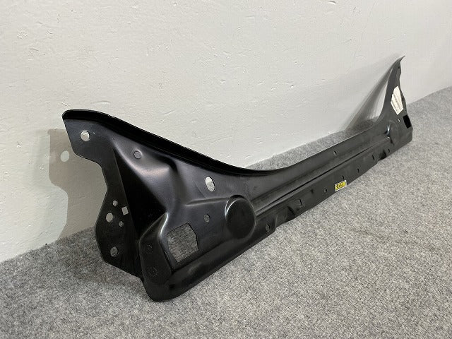 新品!Eクラス W211 純正 フロント ラジエーター サポート 2116200916 メルセデスベンツ(140659)