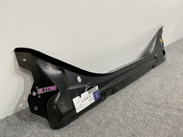 新品!Eクラス W211 純正 フロント ラジエーター サポート 2116200916 メルセデスベンツ(140660)