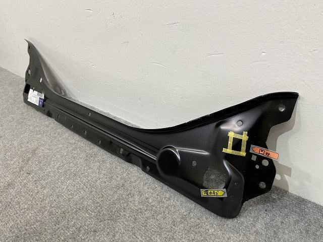 新品!Eクラス W211 純正 フロント ラジエーター サポート 2116200916 メルセデスベンツ(140660)