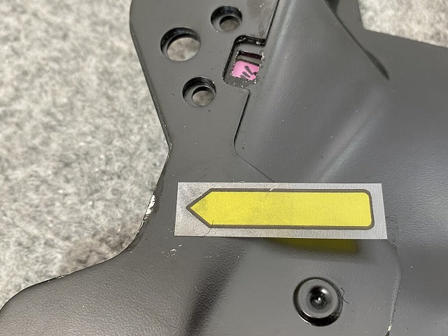 新品!Eクラス W211 純正 フロント ラジエーター サポート 2116200916 メルセデスベンツ(140660)