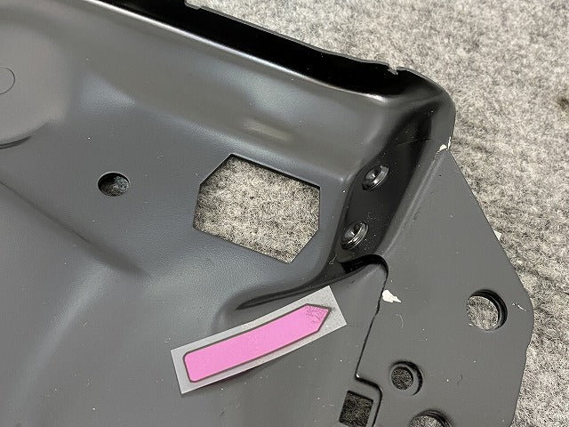 新品!Eクラス W211 純正 フロント ラジエーター サポート 2116200916 メルセデスベンツ(140661)