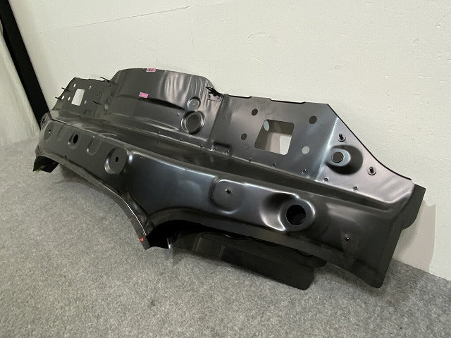 新品!CLAクラス C117 純正 リア リアエンドセンターセクション A117 646 00 00 1176400800 メルセデスベンツ(140663)