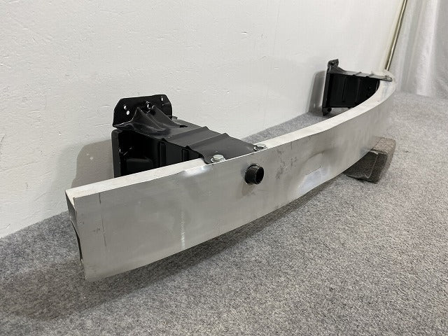新品!Bクラス W245 フロント バンパー ホースメント 1696202635 メルセデスベンツ(140667)
