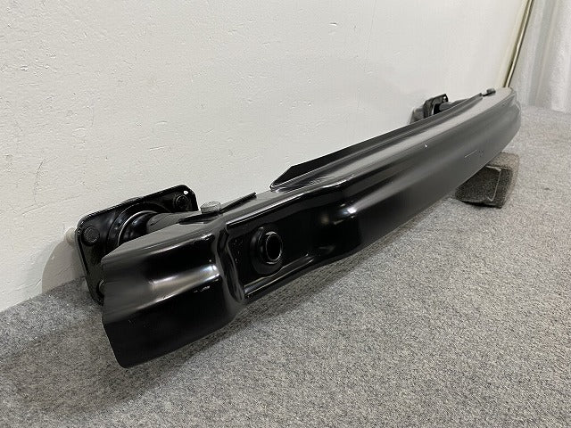 新品!CLSクラス W219 純正 リア バンパー ホースメント A2196100014 メルセデスベンツ(140690)