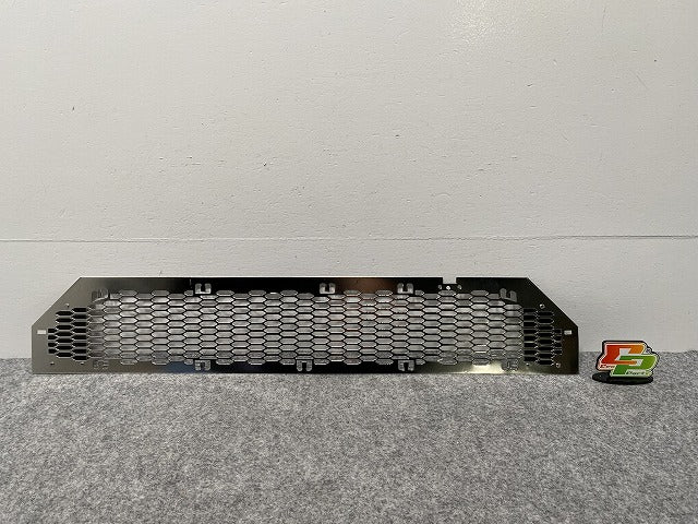 新品!ミニ 3ドア(R50) ONE(ワン)/クーパー 純正 フロント グリル/ラジエーターグリル 51116800138 メッキ MINI(140760)
