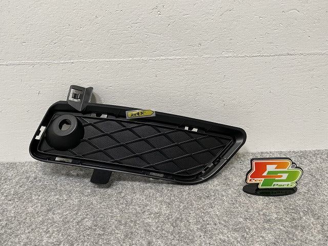 新品!X3 F25 純正 右 フロント バンパー グリル 5111 7249596 51117249596 素地 BMW(140774)